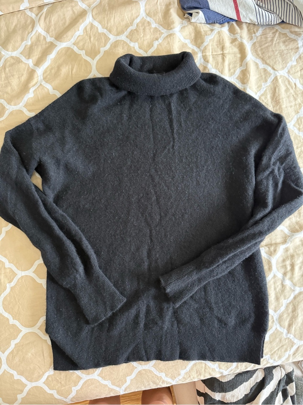 Halogen Black cashmere Turtleneck Sweater